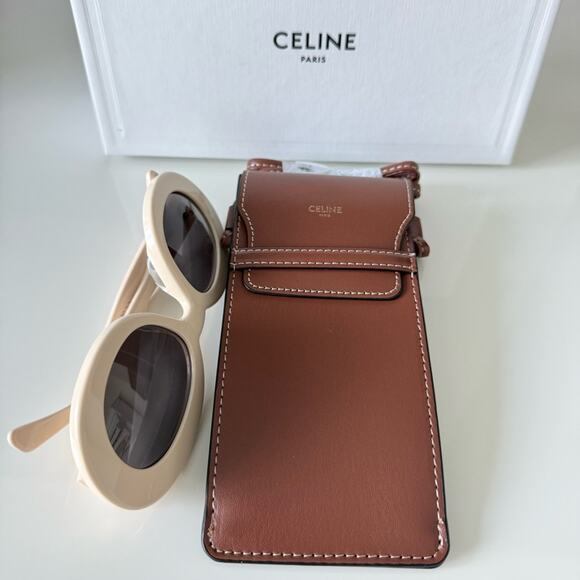 NEW!!! Celine Triomphe women sunglasses CL40312U 25A Authentic Retail 680$ - Picture 6 of 6